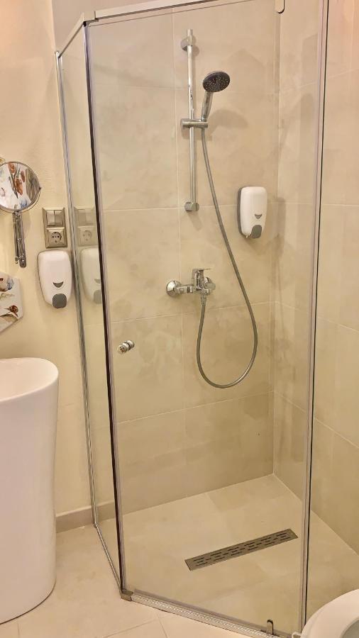 Modern Place To Stay-Self Check-In Nonstop 24H-Wifi Ρέσιτσα Εξωτερικό φωτογραφία